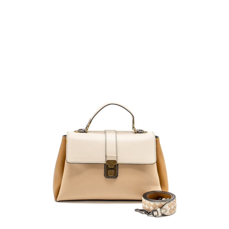 Bottega Veneta Top Handle Piazza Bag Nappa White/Beige/Light Brown Multicolour Hardware