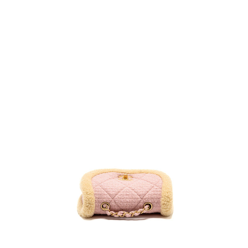 Chanel 22K Cozy Coco Round Flap Bag Tweed/Shearling Pink GHW (Microchip)