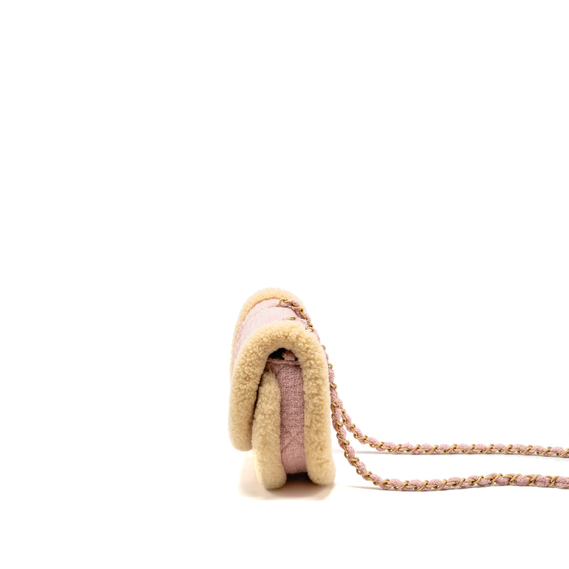 Chanel 22K Cozy Coco Round Flap Bag Tweed/Shearling Pink GHW (Microchip)