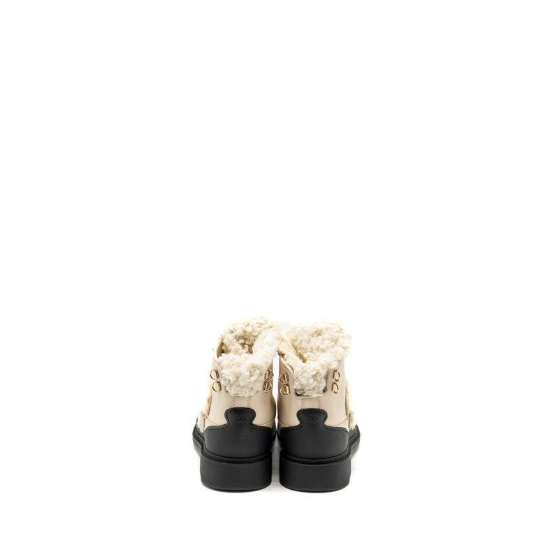 Chanel 20k Size 36 Shearling Boots Beige/Black