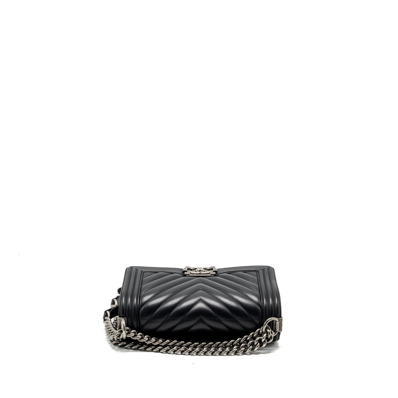 Chanel medium chevron boy bag lambskin black ruthenium hardware