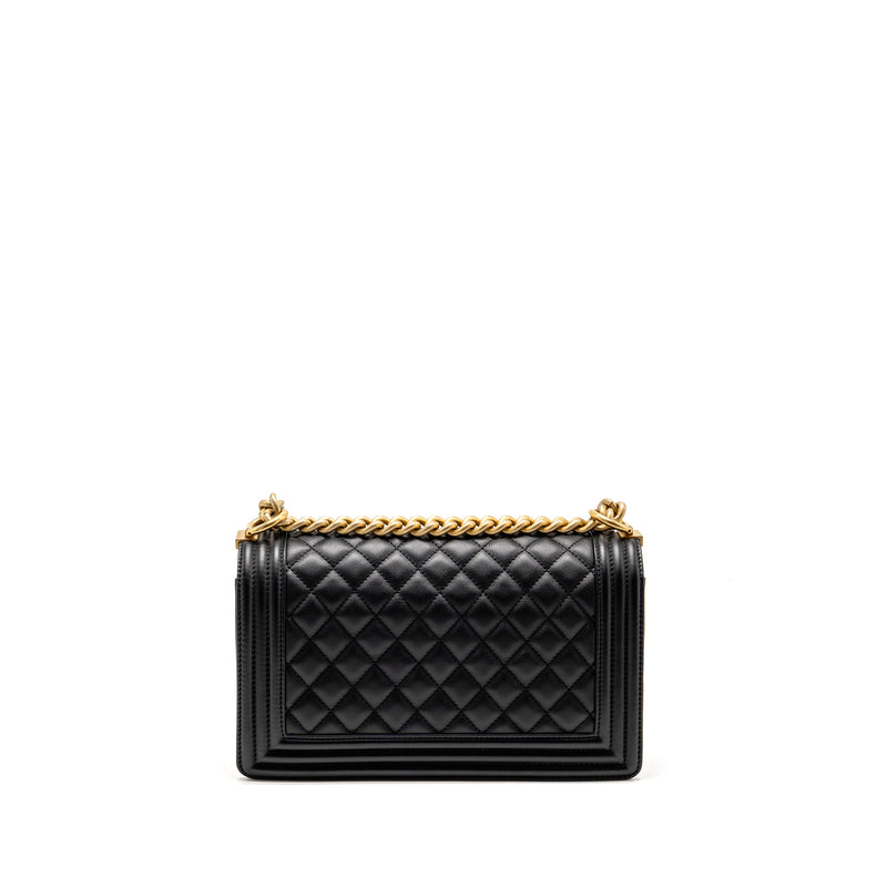 Chanel Medium boy Bag Calfskin Black GHW (microchip)