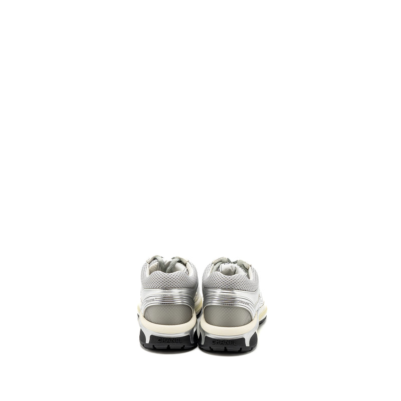 Chanel 23C size 38 metallic trainer / sneakers silver multicolour