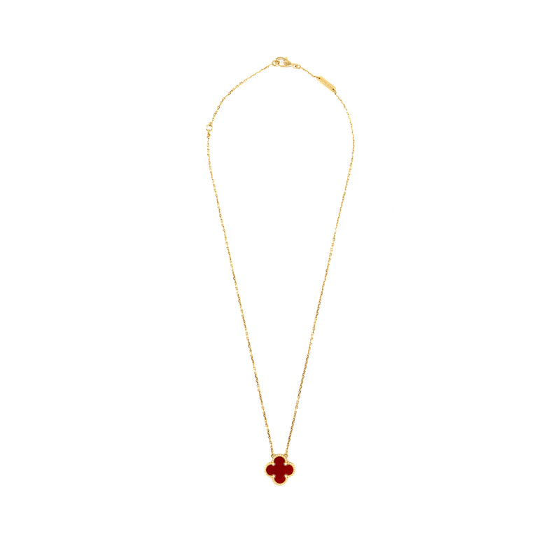 Van Cleef Vintage Alhambra pendant 18K yellow gold / carnellian