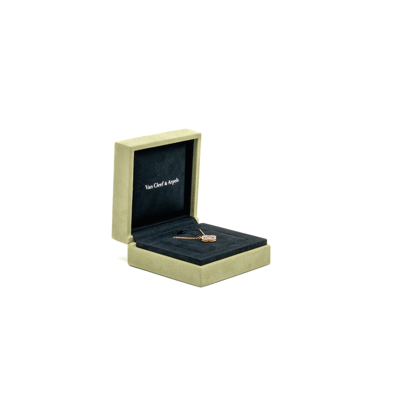 Van Cleef Vintage Alhambra pendant 18K yellow gold / carnellian