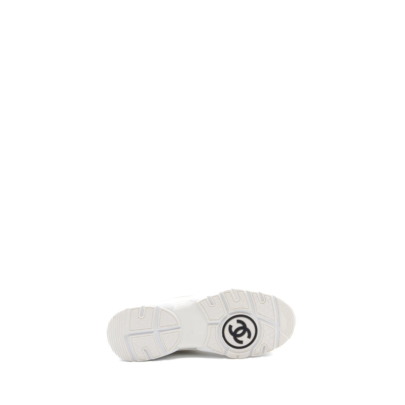 Chanel size38.5 CC logo trainer white