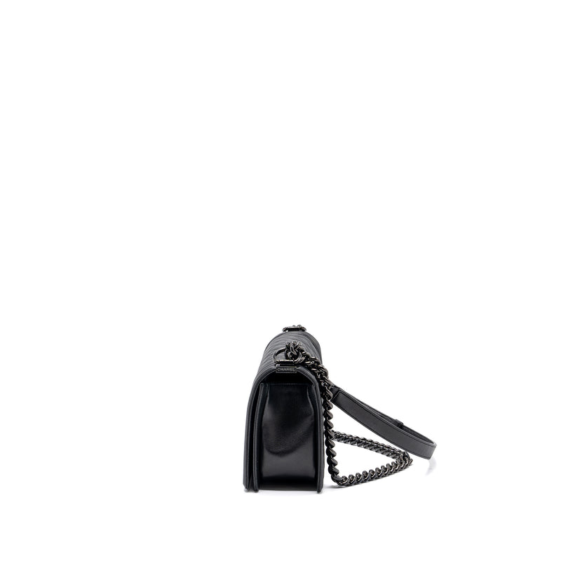Chanel medium boy bag caviar so black black hardware