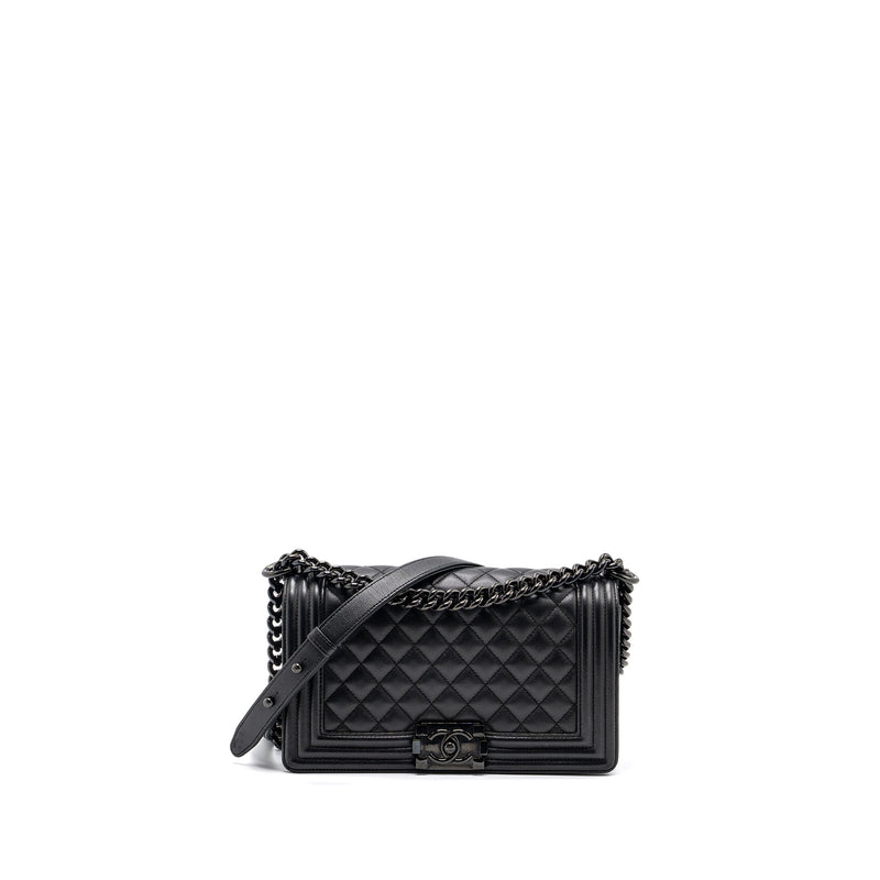 Chanel boy best sale bag so black