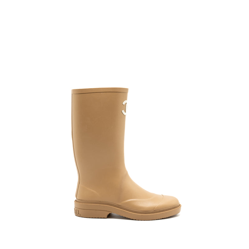 Chanel Size 39 Wellington Rain Boots Rubber Beige