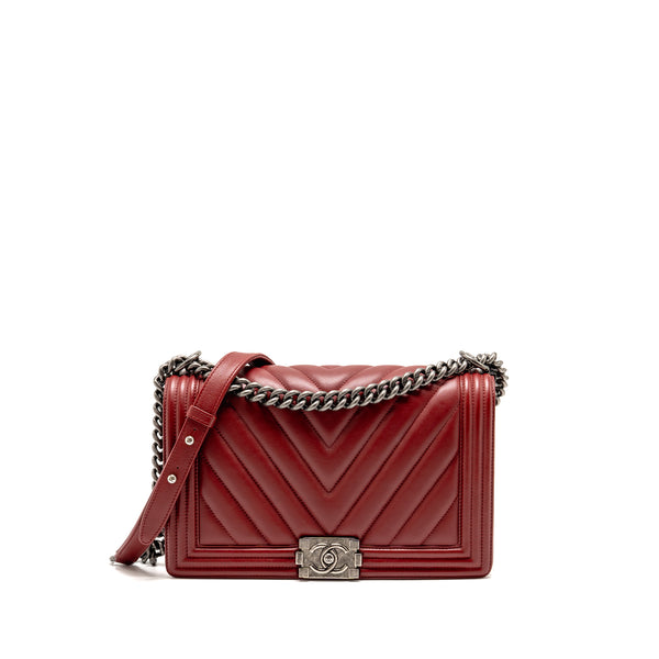 Chanel Chevron New Medium Boy Bag Calfskin Red Ruthenium Hardware