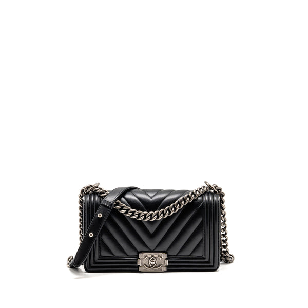 Chanel Chevron Medium Boy bag calfskin black ruthenium SHW