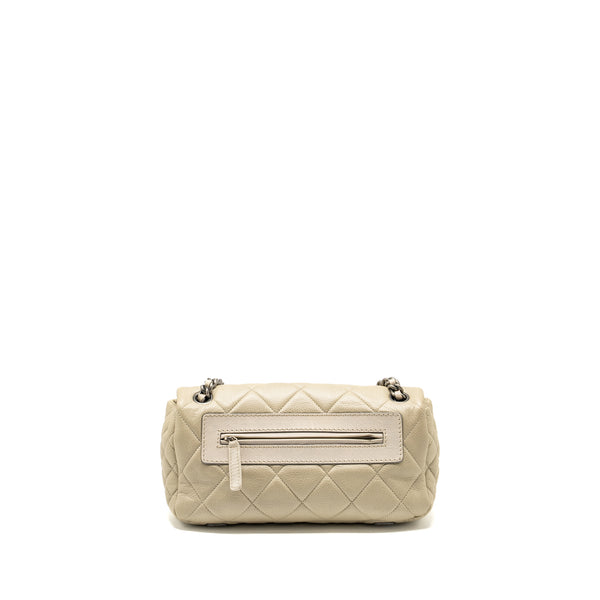 Chanel quilted flap shoulder bag caviar light beige ruthenium SHW