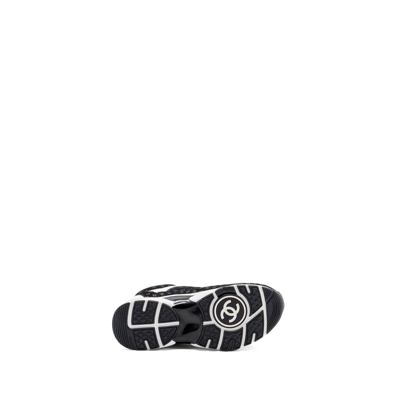 Chanel Size 38 CC Logo Printed Trainer/Sneaker Suede Black/White