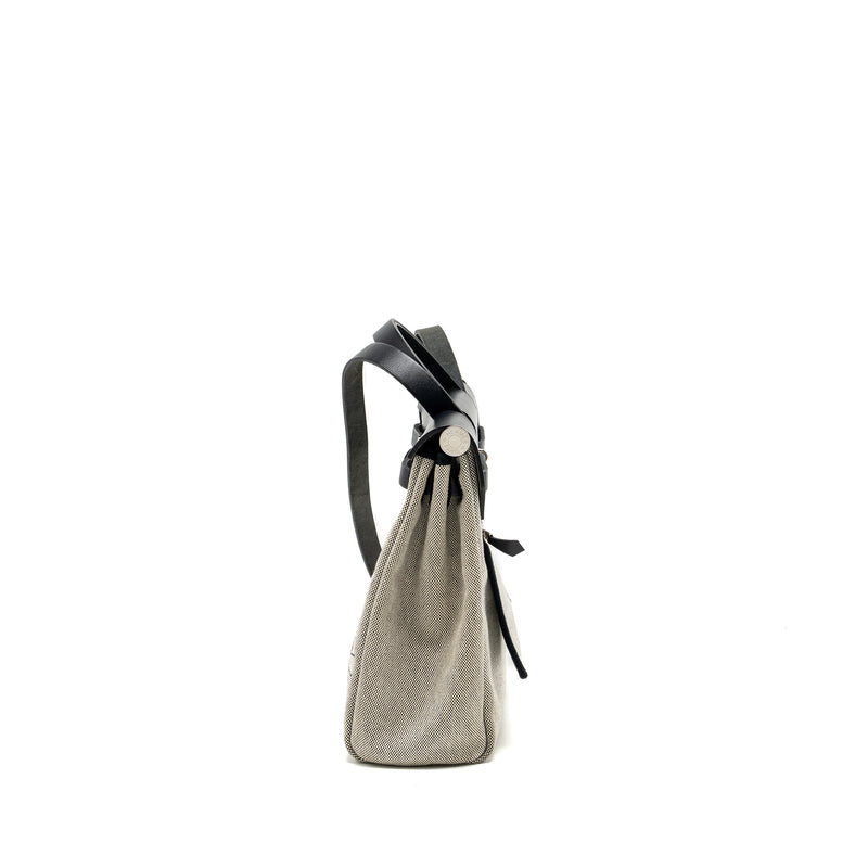 Hermes Herbag 31 Zip Bag Canvas/Hunter Blue Indigo/Ecru-Noir/Noir SHW Stamp D