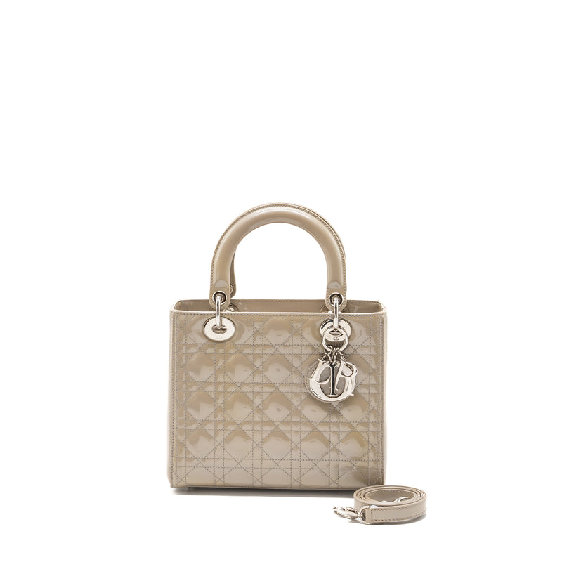 Dior medium lady dior patent light grey SHW