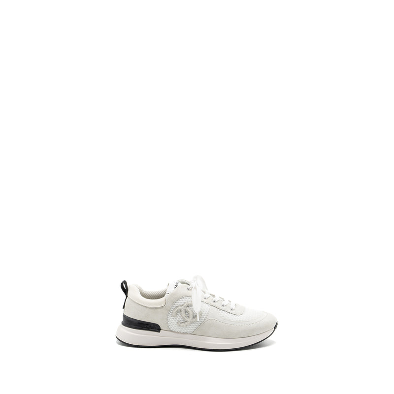 Chanel size 39 CC logo sneakers white