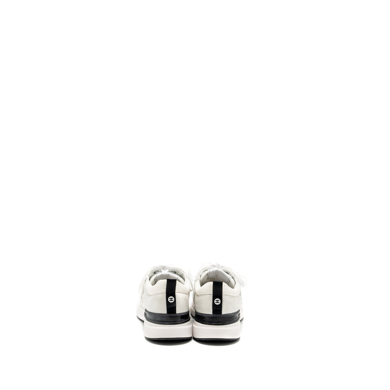 Chanel size 39 CC logo sneakers white