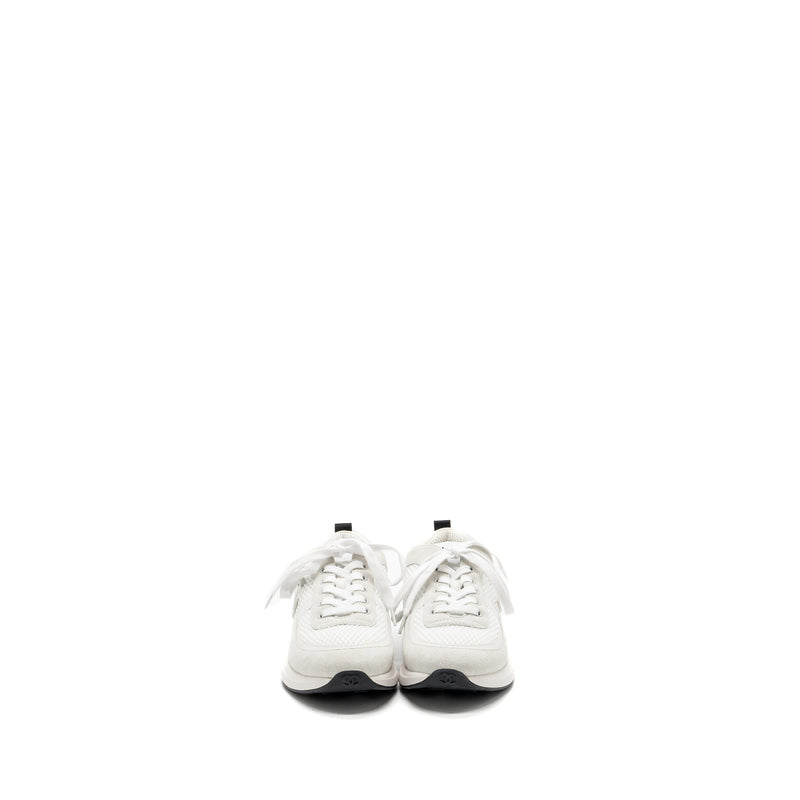Chanel size 39 CC logo sneakers white