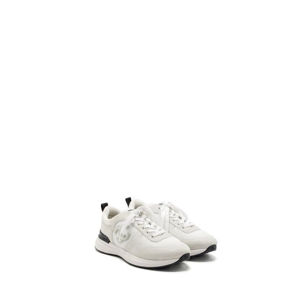 Chanel size 39 CC logo sneakers white