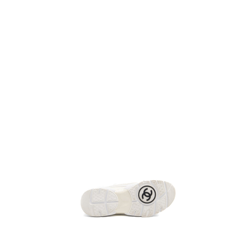 chanel size 39 CC sneakers white