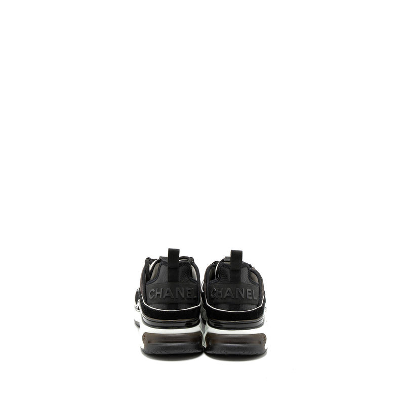 Chanel Size 44 Classic Sneaker Fabric/Suede Calfskin Black/White