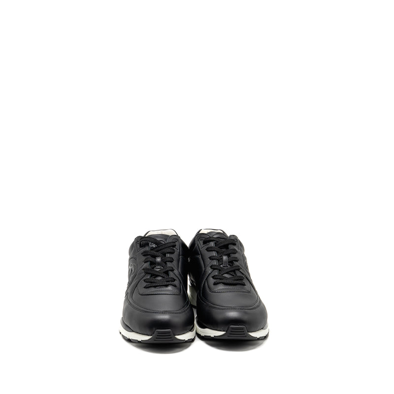 Chanel size 45 CC logo sneakers leather black / white