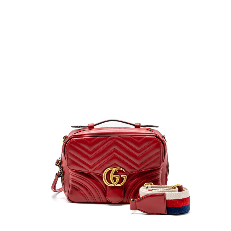 Gucci bag discount with red strap