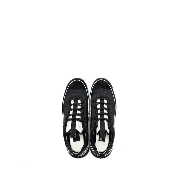 Chanel Size 44 Classic Sneaker Fabric/Suede Calfskin Black/White