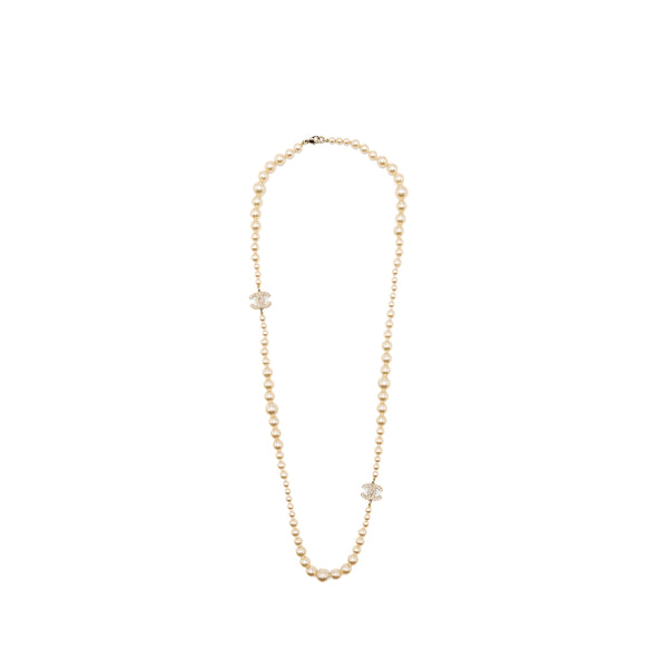 Chanel long pearl cc 2024 logo necklace