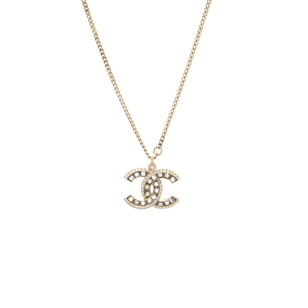 Chanel Pearl Necklace With Heart Pearl Crystal CC Logo LGHW