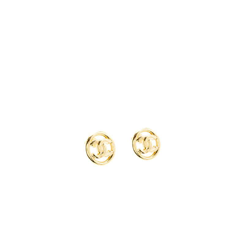 Chanel round CC Logo earrings GHW