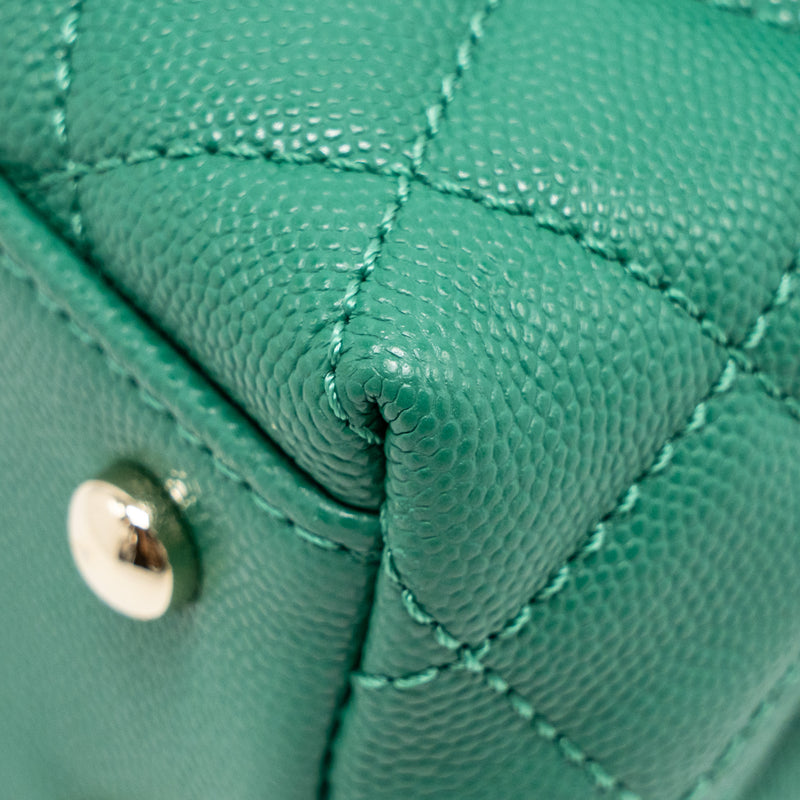 Chanel Small Coco handle caviar green LGHW (microchip)