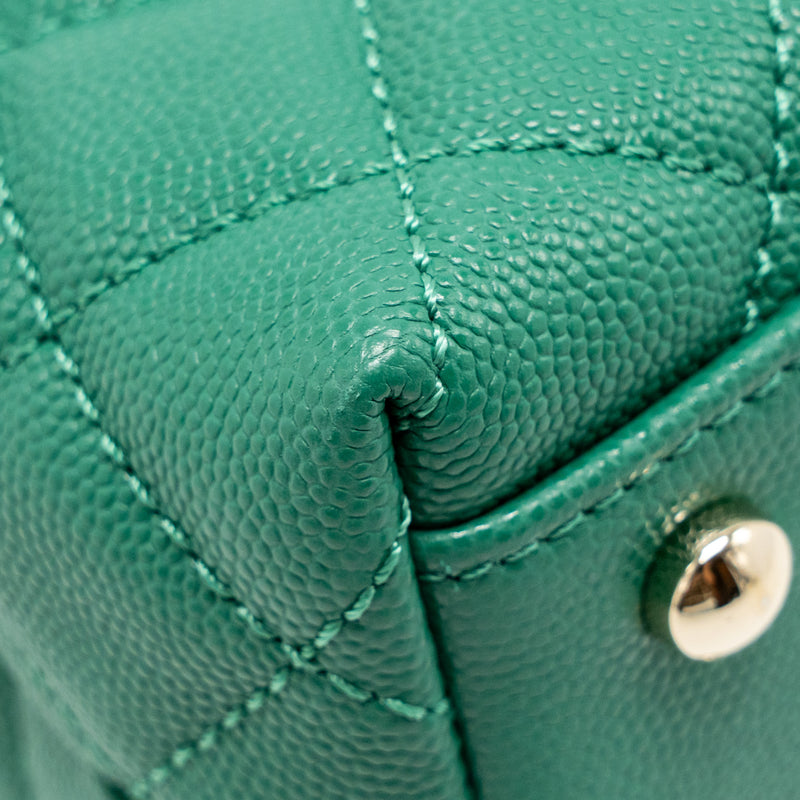 Chanel Small Coco handle caviar green LGHW (microchip)