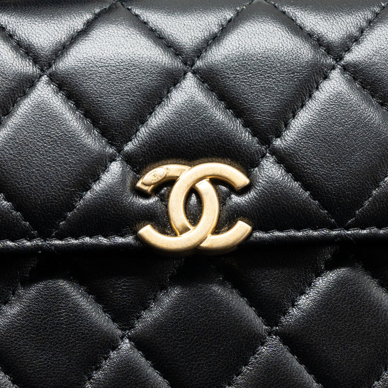 Chanel 22B Flap bag with enamel top handle lambskin black GHW (Microchip)