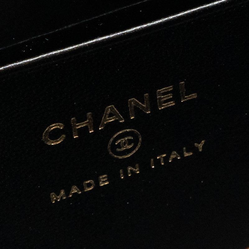 Chanel 22B Flap bag with enamel top handle lambskin black GHW (Microchip)
