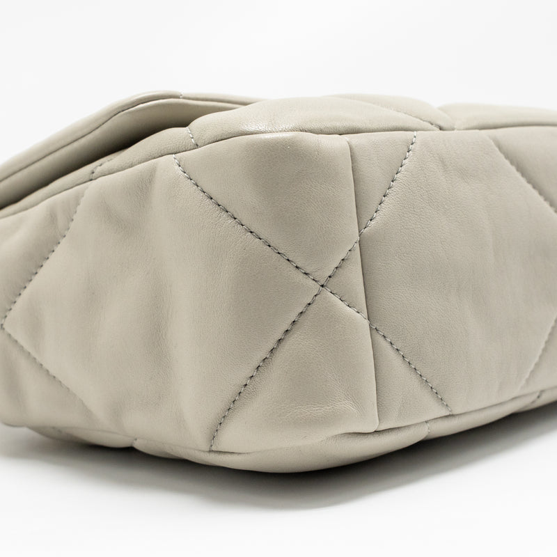 Chanel Small 19 Bag Lambskin Light Grey Multicoloured Hardware (microchip)