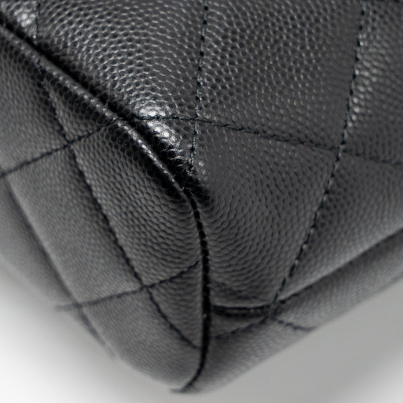 Chanel 25c Detail CC Logo Quilted Hobo Bag caviar black LGHW (microchip)