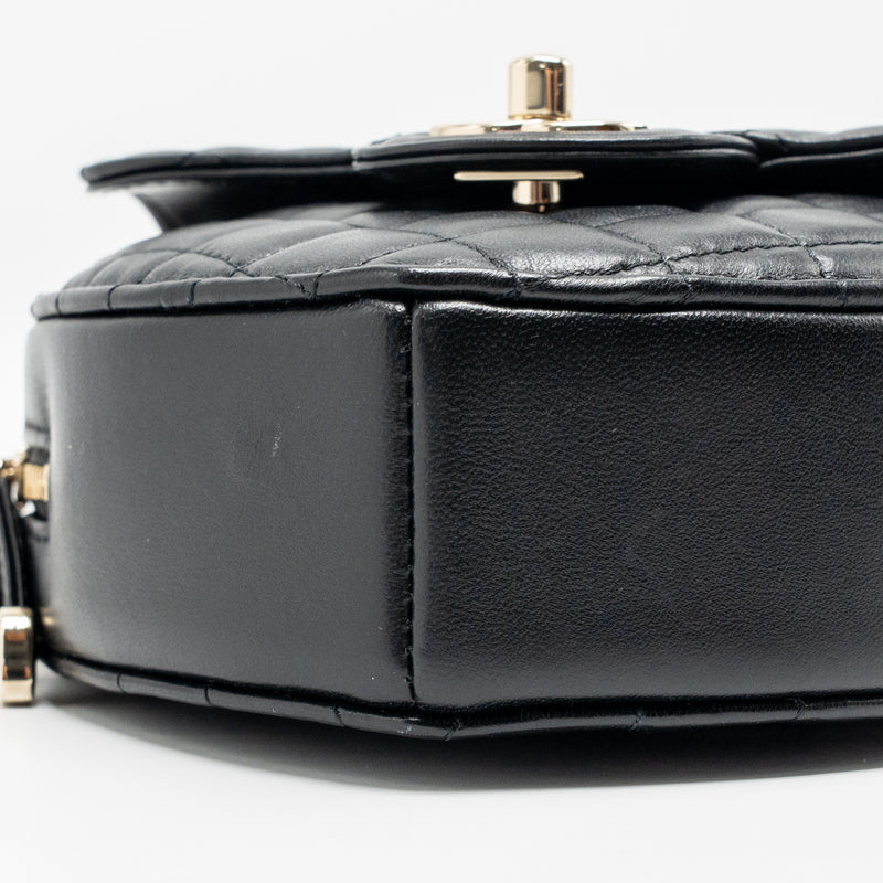 Chanel 22S Heart Bag Lambskin Black LGHW (Microchip)