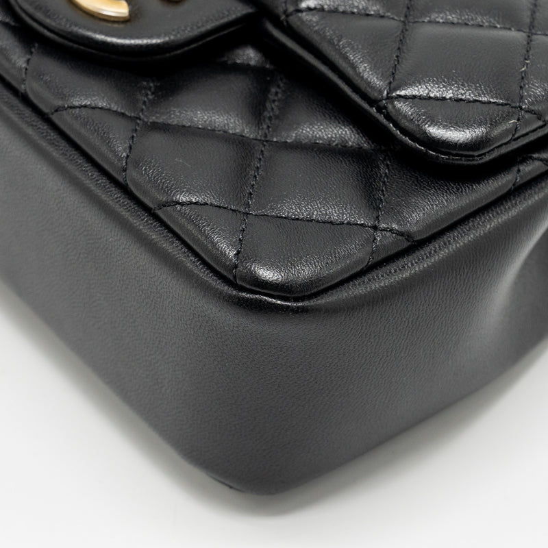Chanel 24p pearl chain Mini Flap Bag Lambskin Black GHW (Microchip)