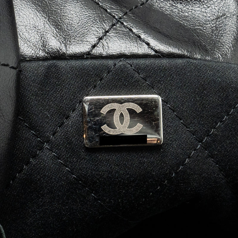 Chanel Medium 22 Bag Calfskin So Black (microchip)