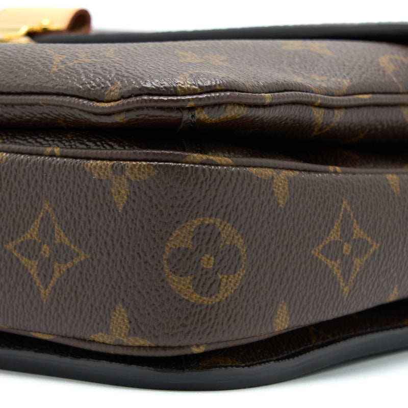 Louis Vuitton Pochette Métis Monogram Canvas GHW