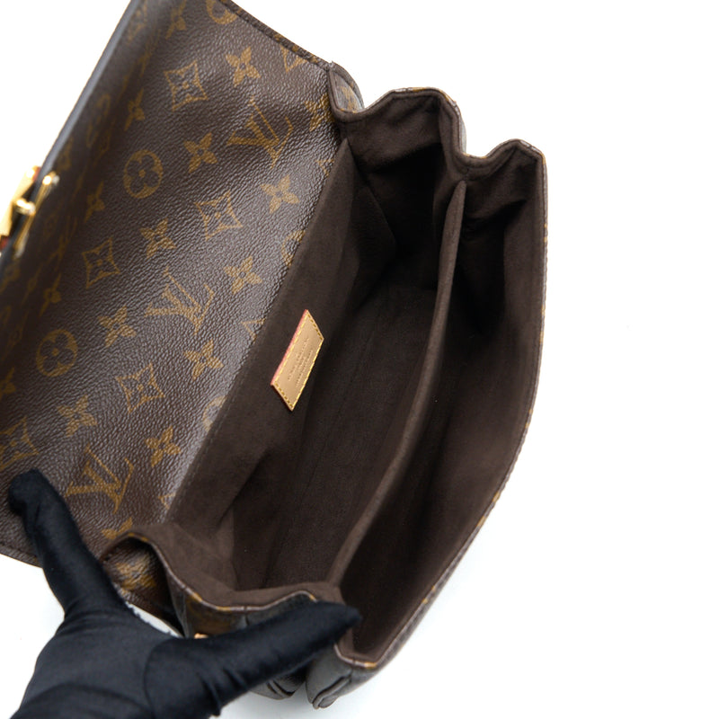 Louis Vuitton Pochette Métis Monogram Canvas GHW