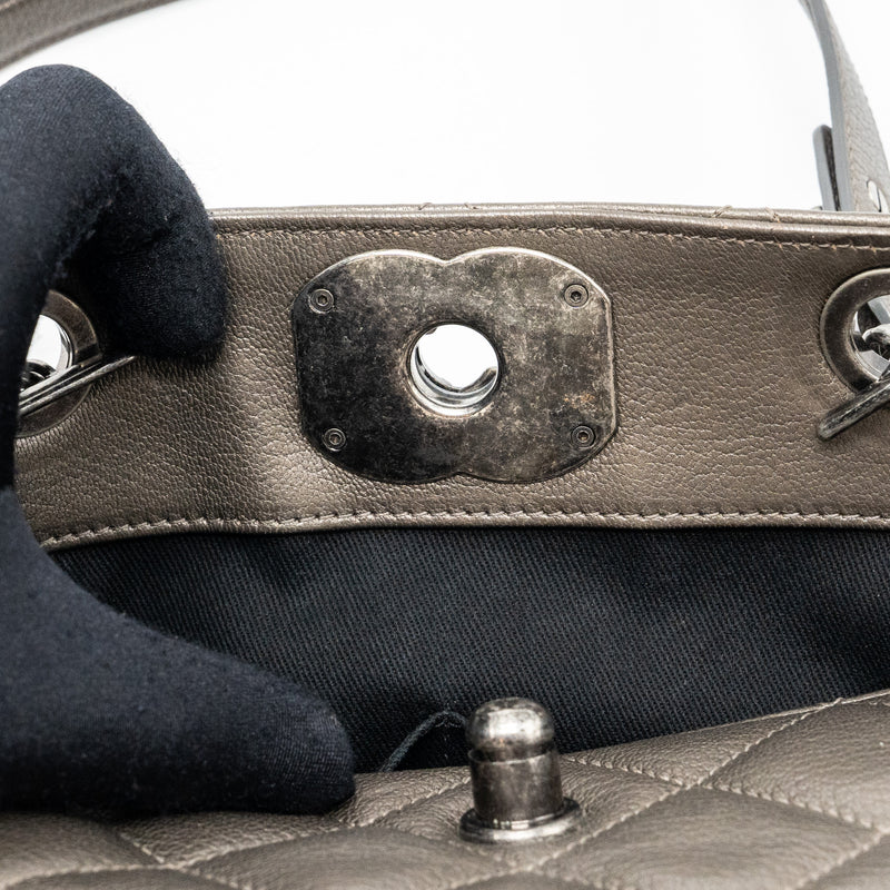 Chanel quilted tote bag Goatskin silver ruthenium hardware