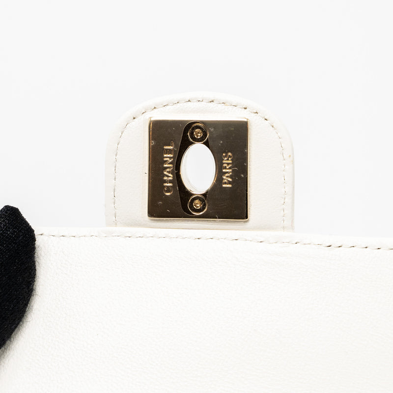 Chanel 22S Small Heart Bag Lambskin White LGHW