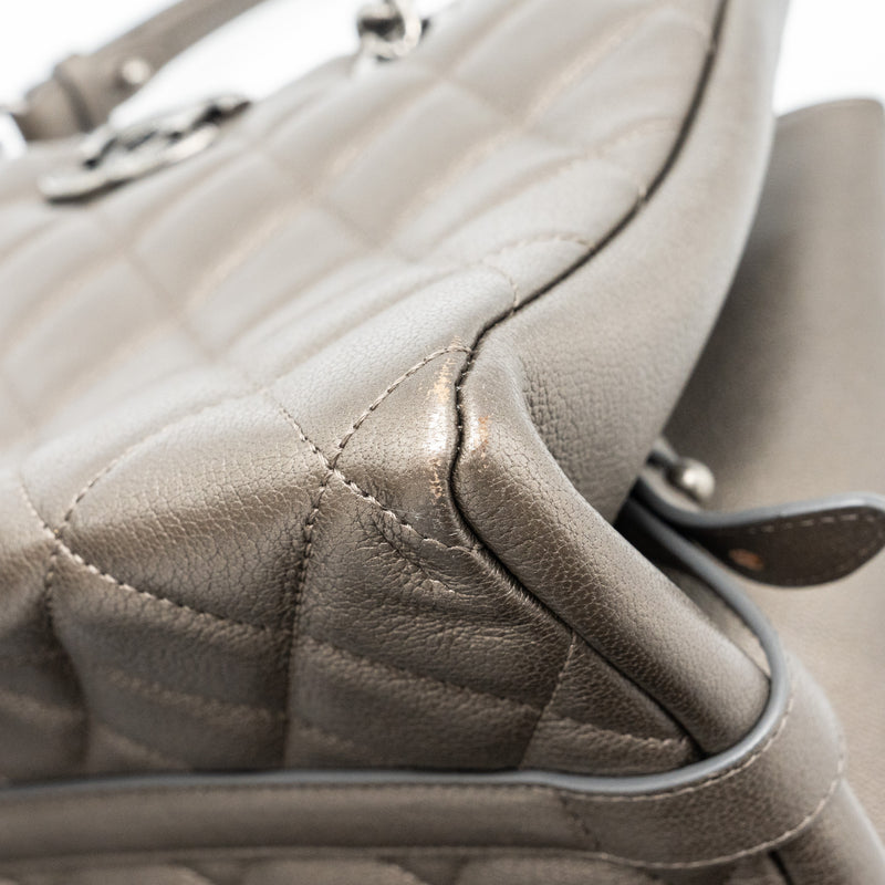 Chanel quilted tote bag Goatskin silver ruthenium hardware