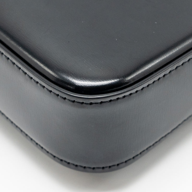 Celine Cuir Triomphe Chain Shoulder Bag Shiny Calfskin Black GHW