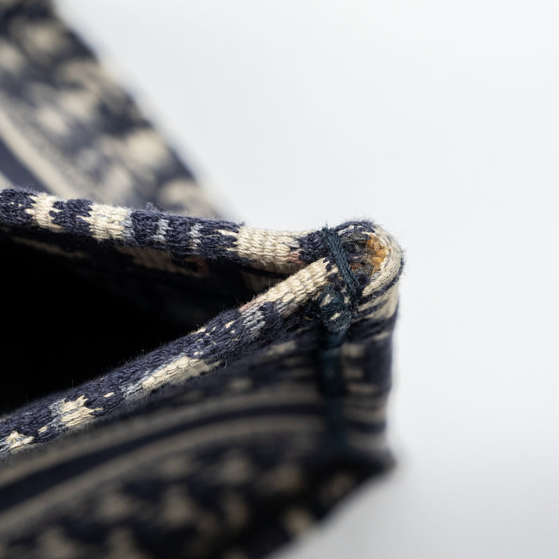 Dior medium book tote blue oblique emboidery