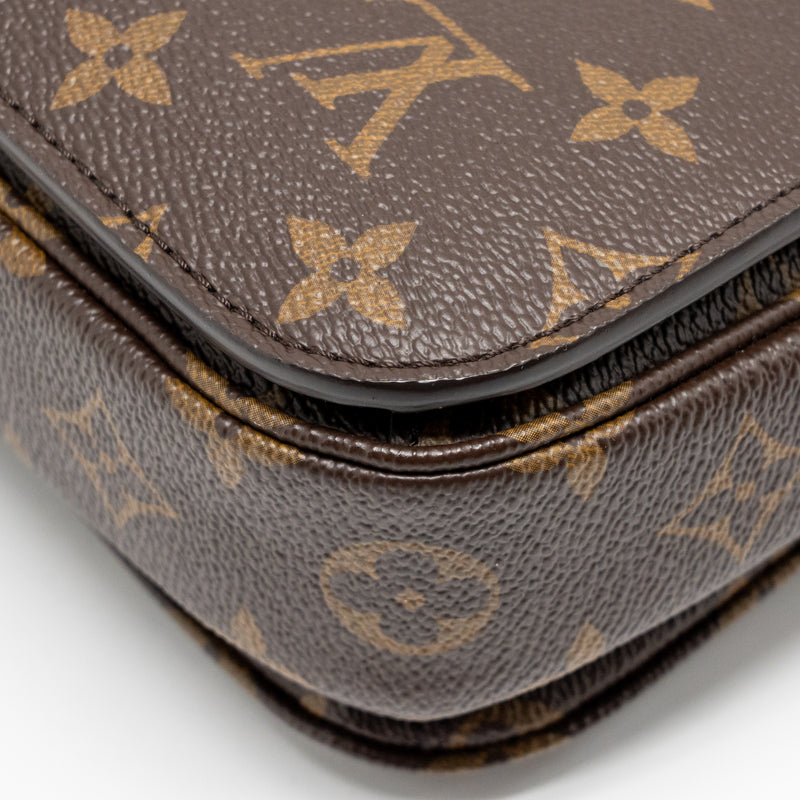 Louis Vuitton Pochette Metis Monogram Canvas GHW