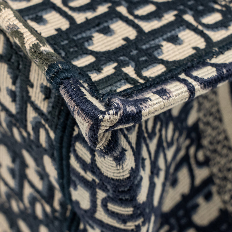 Dior Small Book Tote Blue/Ecru Dior Oblique Embroidry