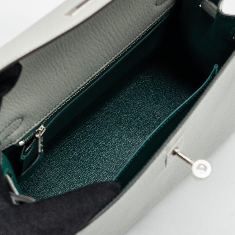 Hermes kelly 25 chevre Mysore leather gris perle / Malachite / vert emeraude brushed SHW stamp U